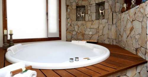 Jacuzzi in Suite