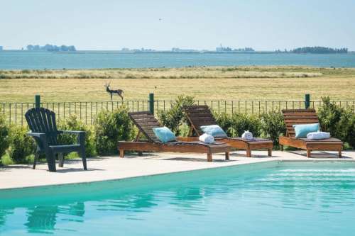 Piscina con Vista a la Laguna